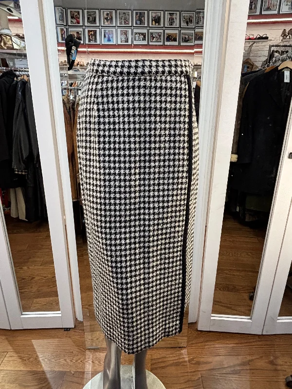 90’s Black & White Houndstooth Print Pencil Skirt By Evan-Picone silk skirt lustrous