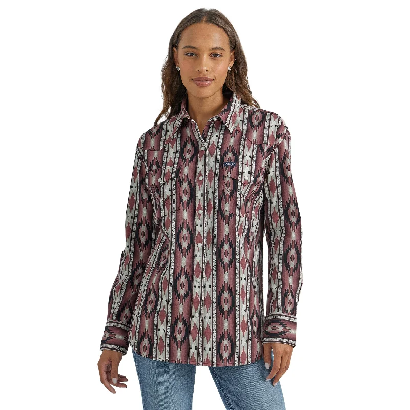 Wrangler's Womens Checotah Boyfriend Western Snap Shirt Welt Pockets Slit Pockets Flap Pockets