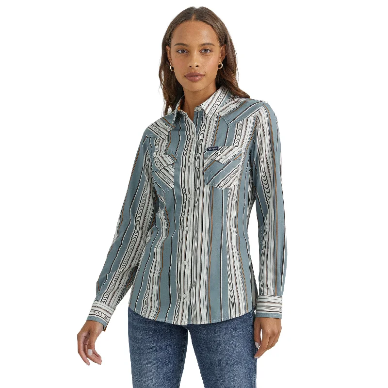 Wrangler Women's All Occasion Western Snap Shirt Knit Fabric Woven Fabric Fleece Fabric