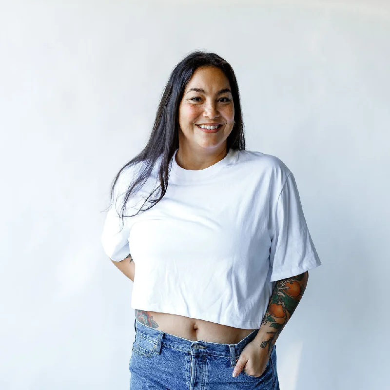 The Everyday Basics ~ Cropped T-shirt Welt Pockets Slit Pockets Flap Pockets