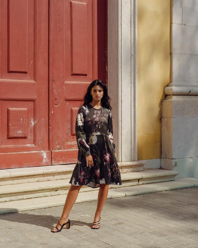 Hailey Dress Noir Tunics Versatile stylish